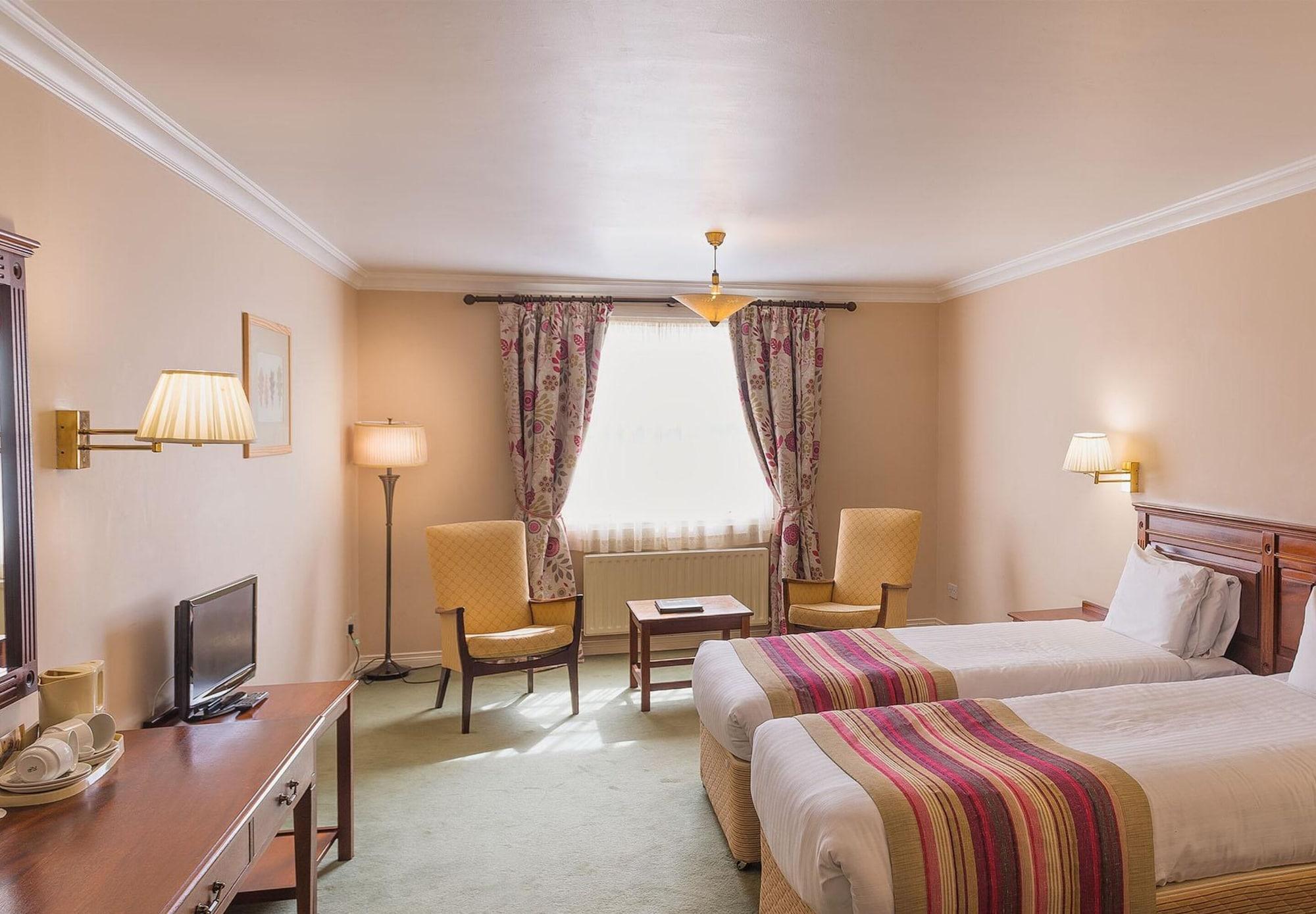 Londonderry Arms Hotel Carnlough Exterior photo