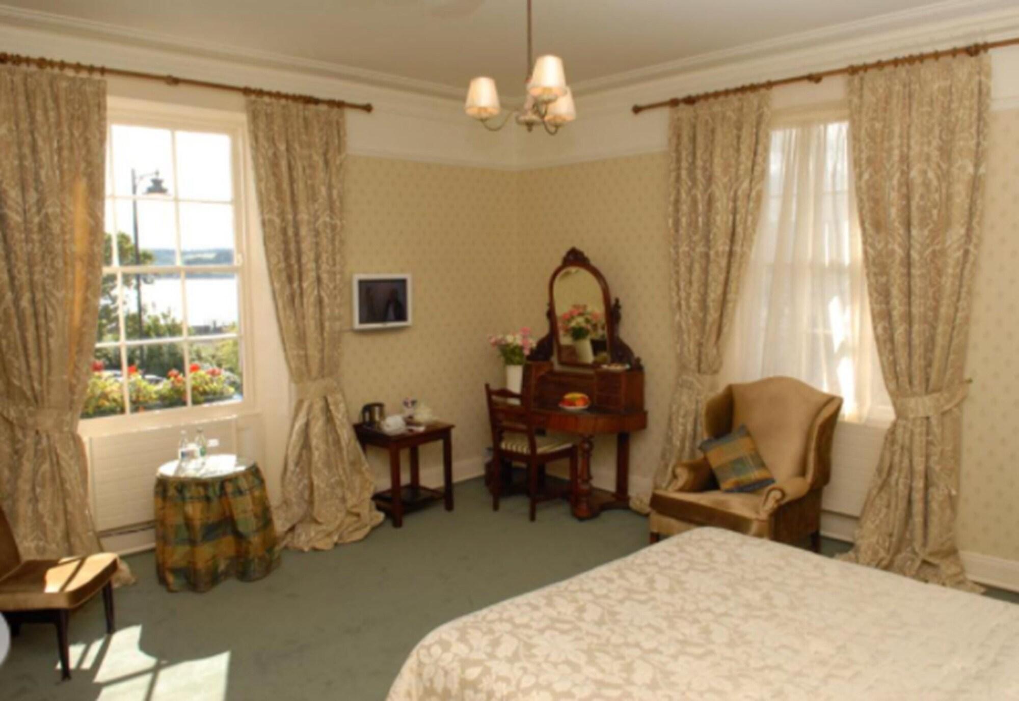 Londonderry Arms Hotel Carnlough Exterior photo