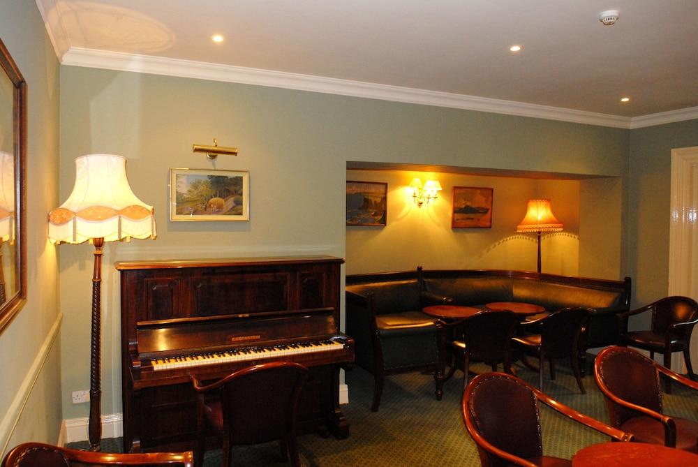 Londonderry Arms Hotel Carnlough Exterior photo