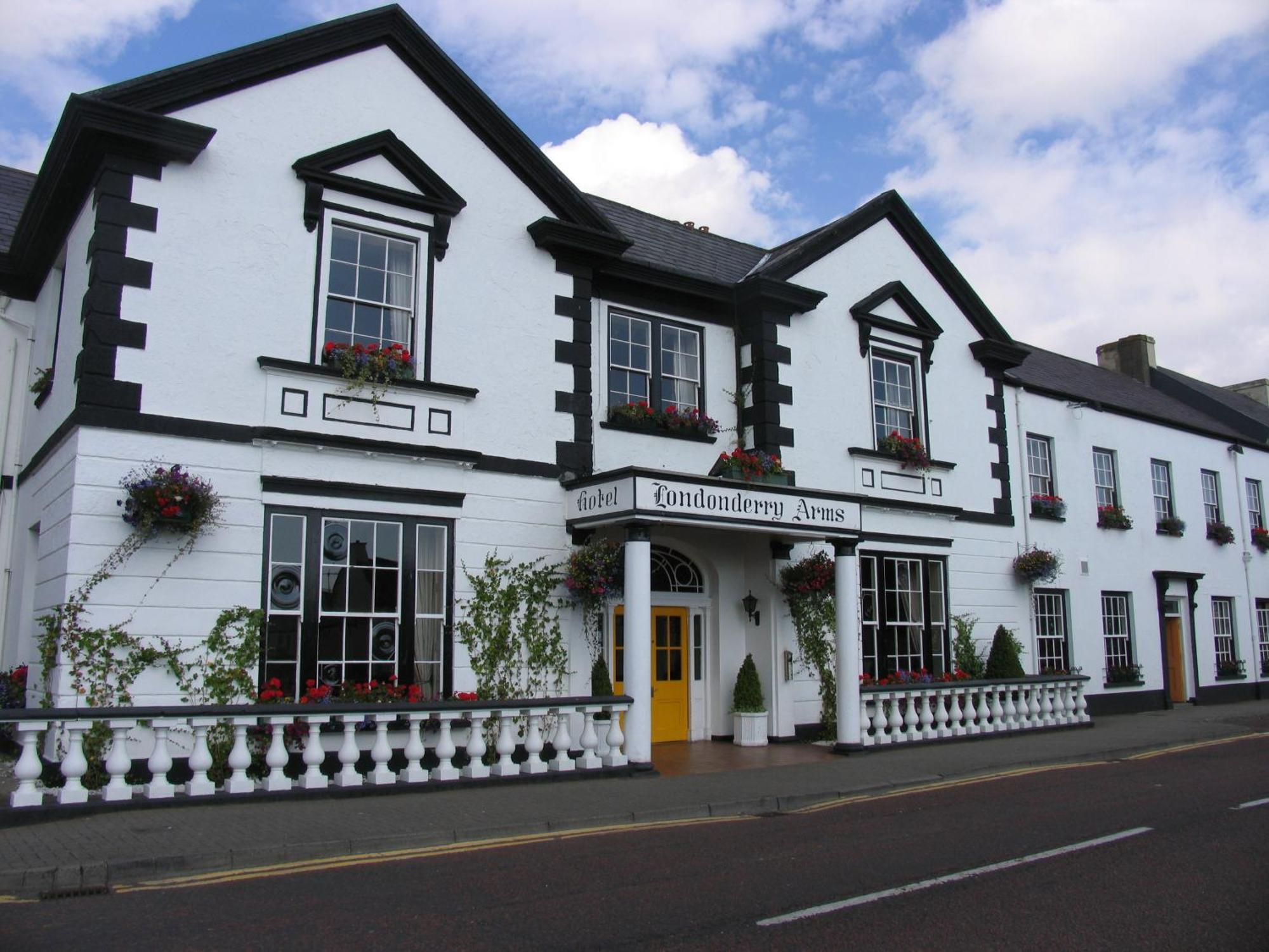 Londonderry Arms Hotel Carnlough Exterior photo