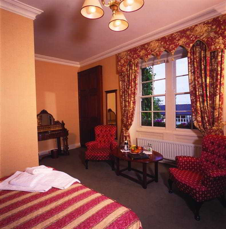 Londonderry Arms Hotel Carnlough Exterior photo