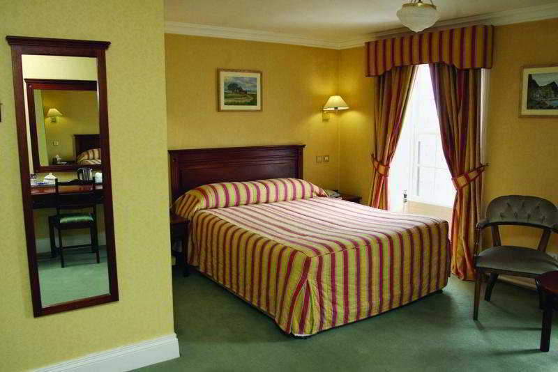 Londonderry Arms Hotel Carnlough Exterior photo